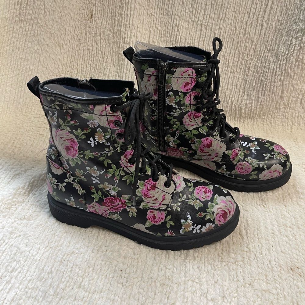 Mossimo Supply Co. Synthetic Black Floral Combat Boots SZ11 chunky rubber soles